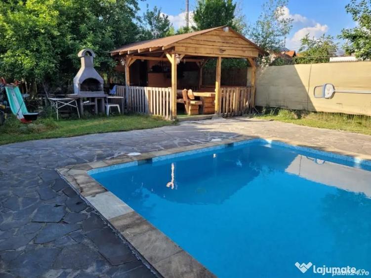 Casă cu 5 camere cu Teren 1100 Mp în Central