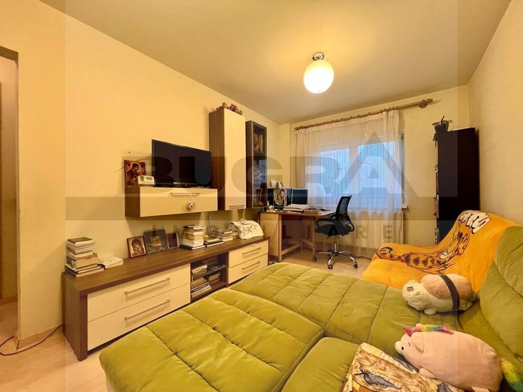 Apartament cu 4 camere decomandat, mobilat în Plopilor