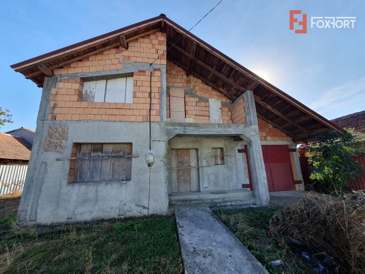 Casă individuală cu 5 camere cu Garaj în Uliuc