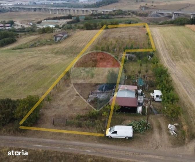 Teren de 4000 mp, în Vest