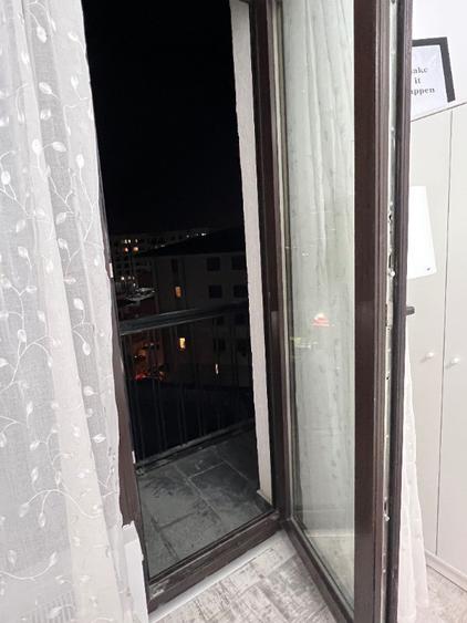 Apartament cu 3 camere semidecomandat în Mihai Bravu
