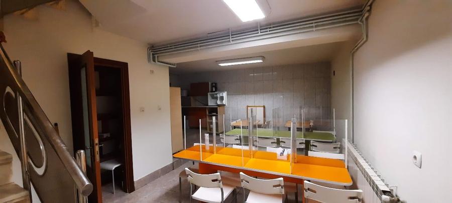 Spațiu comercial, de 220 mp, în P-ța Victoriei