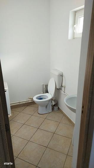 De inchiriat spatiu comercial 33 mp + dependinte - 6