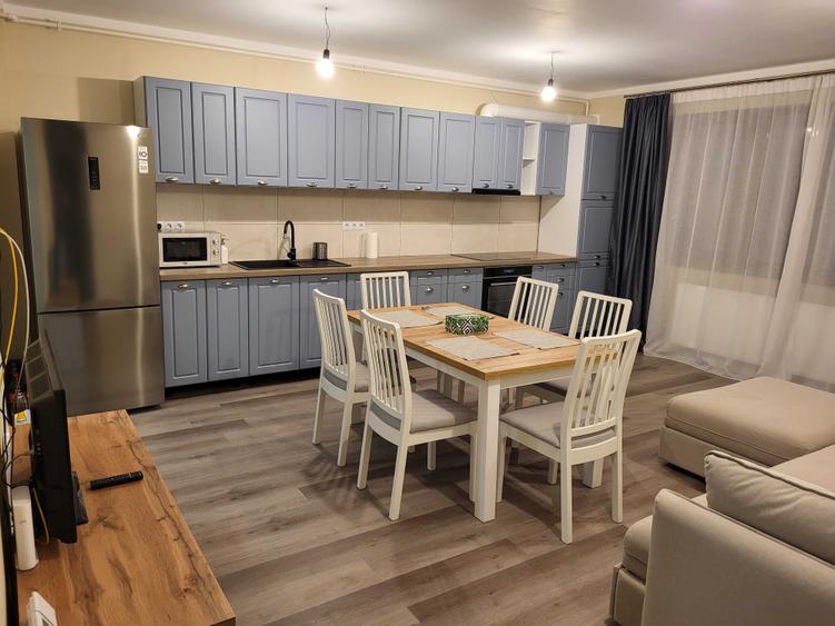 Apartament cu 3 camere decomandat în Florești