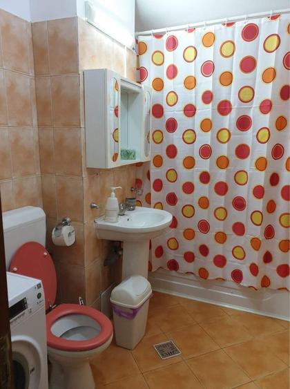 Garsonieră decomandată în Vest