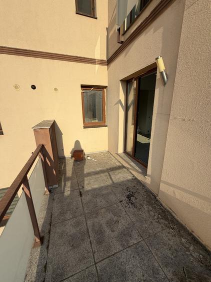 Apartament cu 3 camere semidecomandat în Aviației