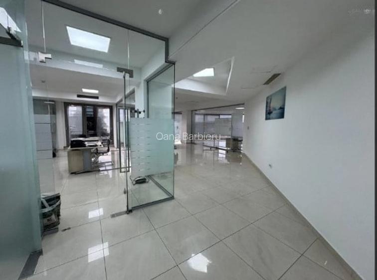 Centru - Bd. Mamaia , spatiu IDEAL BIROURI in cladire reprezentativa , 154 mp.