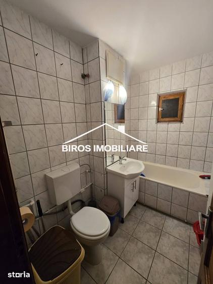 Apartament cu 2 camere decomandat în Sărari