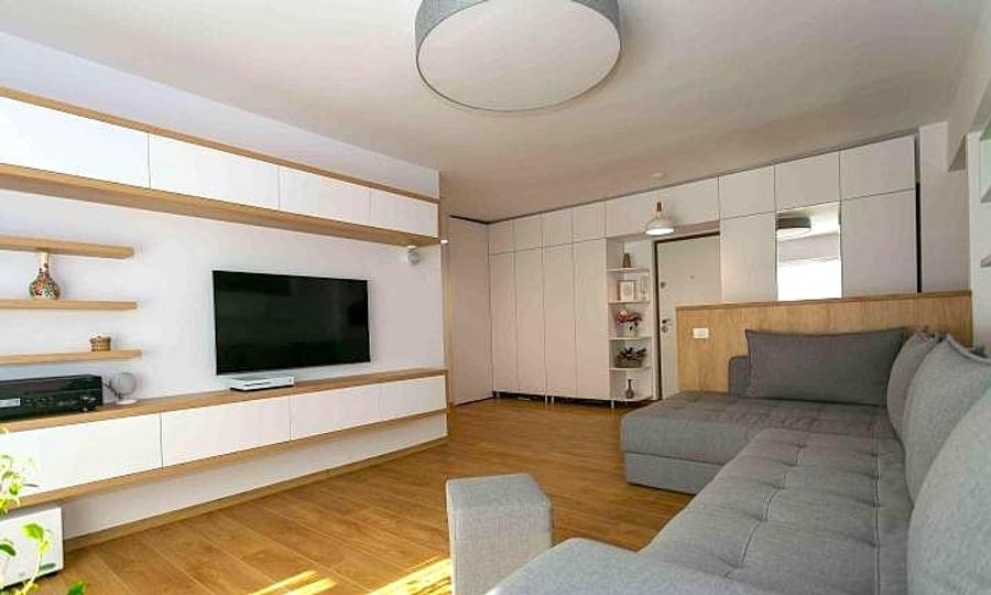Apartament cu 3 camere în Victoriei