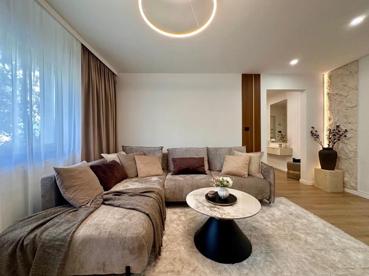 Apartament cu 2 camere semidecomandat, mobilat în Calea București