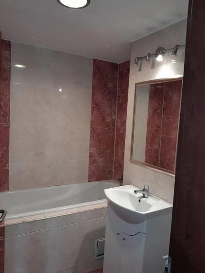 Apartament cu 3 camere decomandat în Timpuri Noi