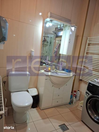 Casă cu 8 camere cu Teren 365 Mp în Timpuri Noi