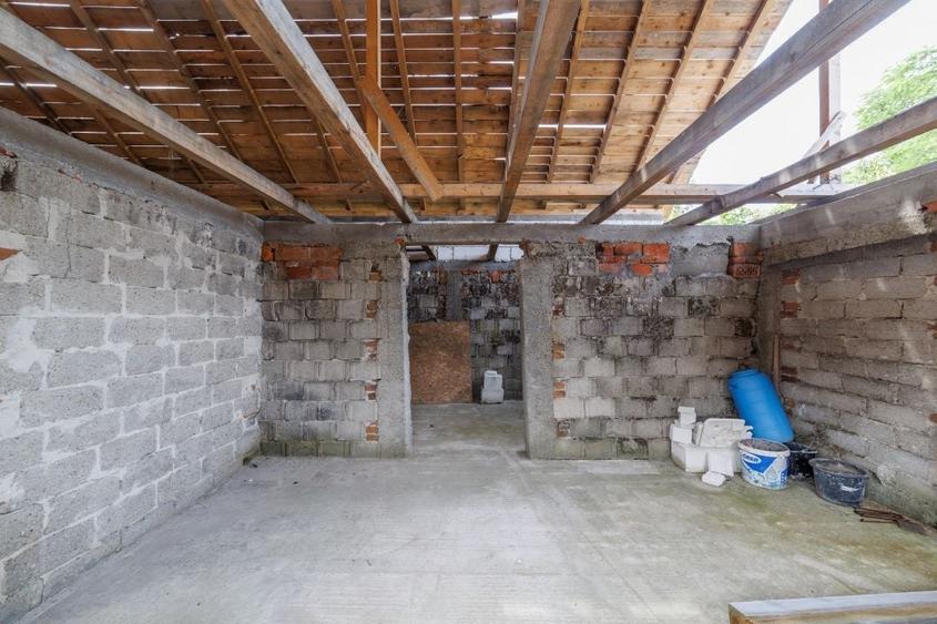 Casă individuală cu 1 camere cu Canalizare în Lunca Corbului