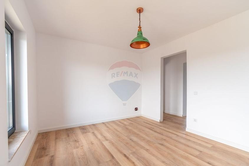 Casă individuală cu 4 camere cu Teren 738 Mp în Jucu de Sus