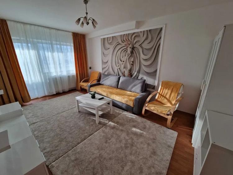 Apartament cu 3 camere decomandat, mobilat în Lujerului