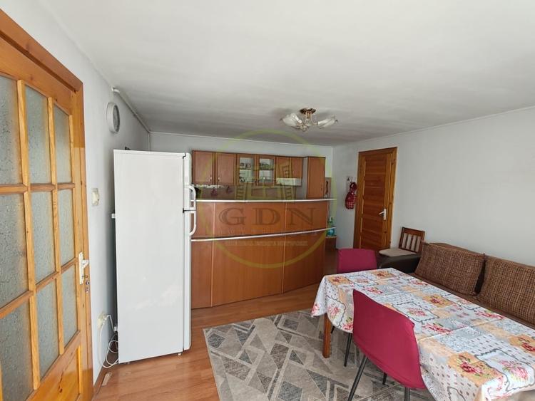 Apartament cu 3 camere decomandat, mobilat în Central