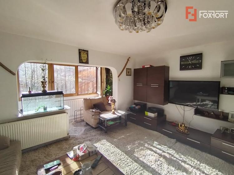 Apartament cu 3 camere, mobilat în Vlădeasa