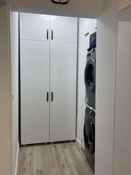Apartament cu 4 camere decomandat în Central