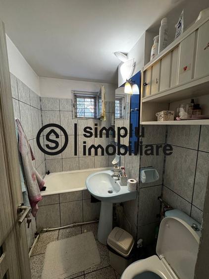 Apartament cu 3 camere semidecomandat în Gării