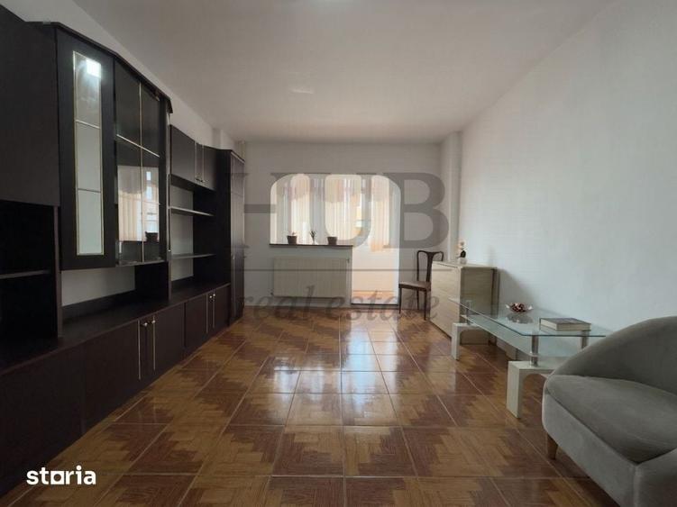 Apartament cu 3 camere decomandat în Republicii