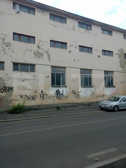 Spațiu industrial, de 900 mp, în Semicentral