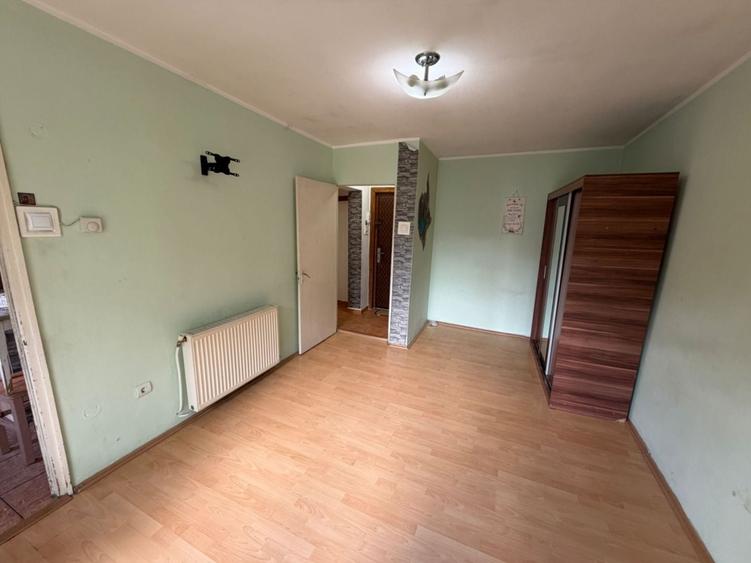 Garsonieră decomandată în Central