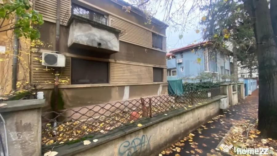 Casă cu 5 camere cu Teren 363 Mp în Agronomie