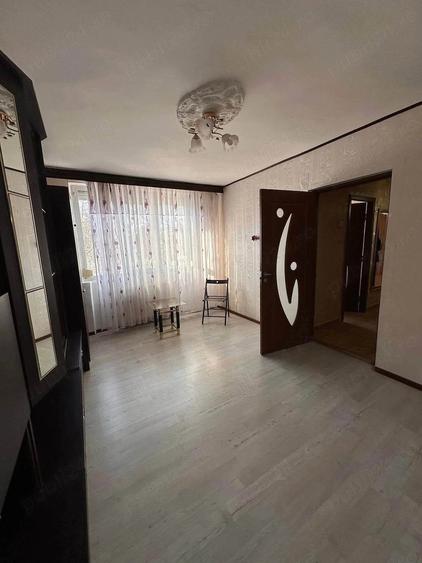 De vanzare apartament cu 2 camere si balconm decomandat, etaj intermediar 47500euro - 2