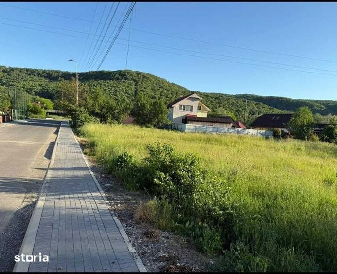 Teren de 1374 mp, în Central
