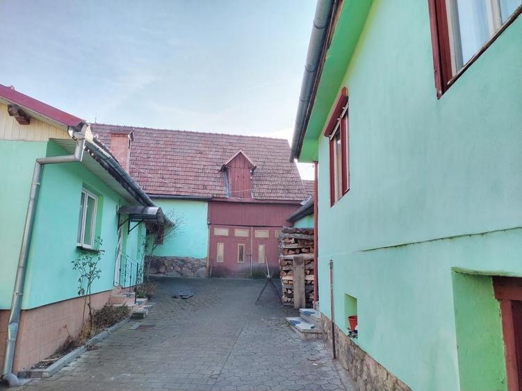 Casă cu 4 camere în Rășinari