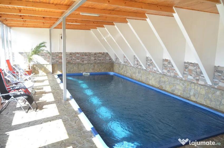 Casă cu 10 camere cu Teren 1900 Mp în Central