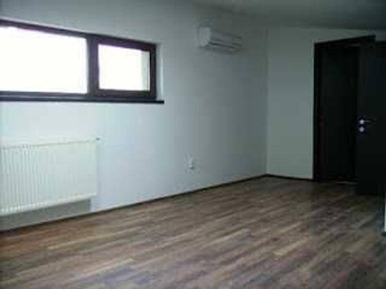 Casă cu 4 camere cu Teren 350 Mp în Pipera