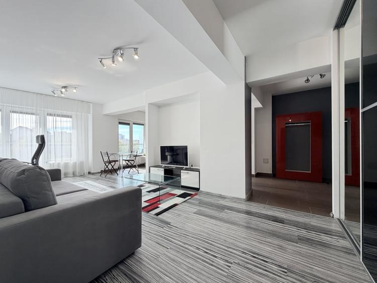 Apartament cu 2 camere semidecomandat, mobilat în Plopilor