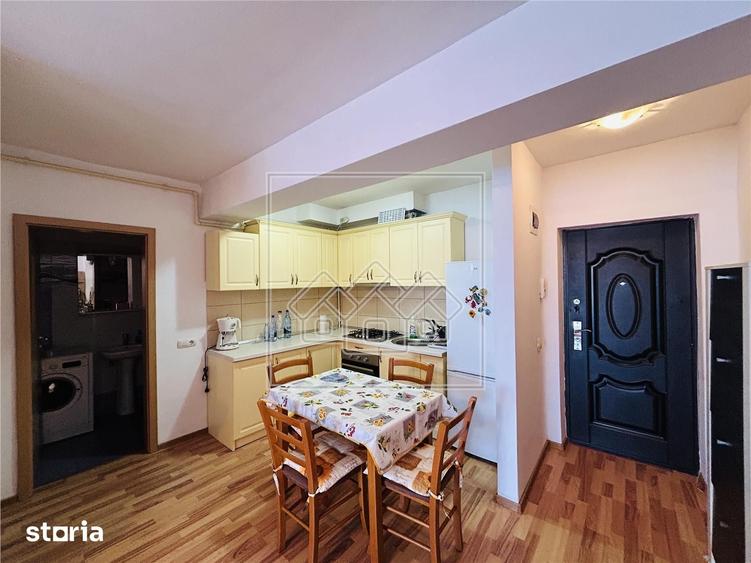 Ap cu 2 camere, balcon - etaj 79 - Doamna Stanca - 12