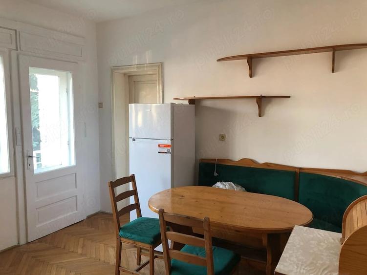 Apartament cu 3 camere decomandat în Gruia
