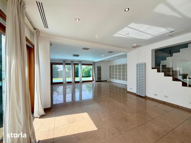 Casă cu 5 camere cu Teren 460 Mp în Central