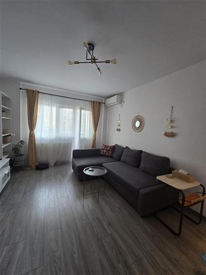 Apartament cu 2 camere semidecomandat, mobilat în Tineretului
