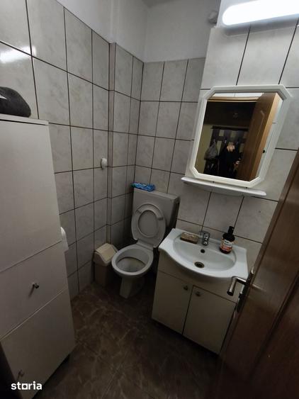 Apartament cu 3 camere semidecomandat în Tomis Nord