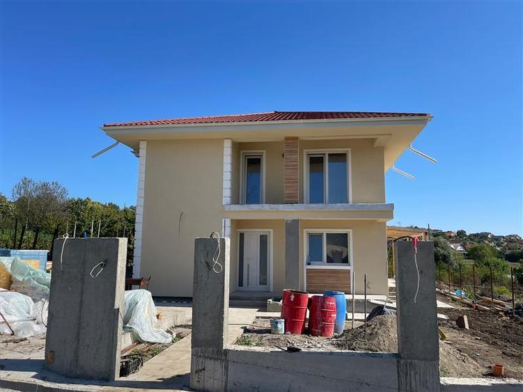 Vila individuala cu 4 camere si 2 bai, de vanzare in Valea Adanca - 1