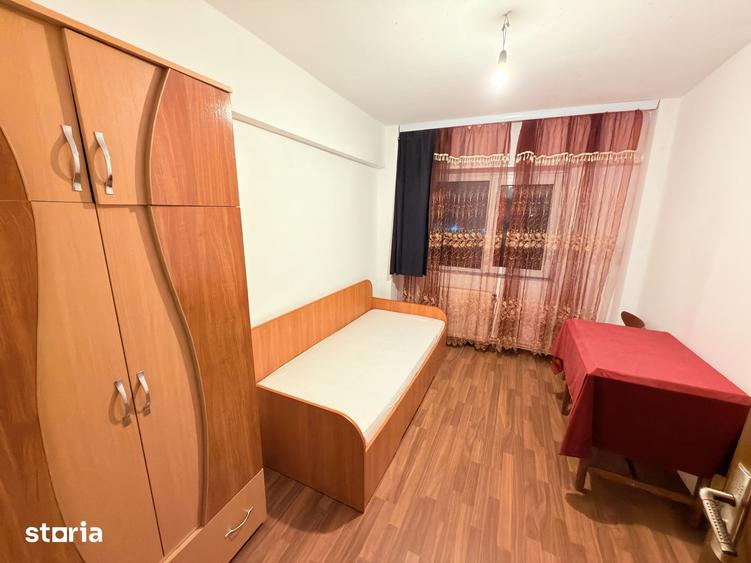 Apartament cu 4 camere decomandat în Central