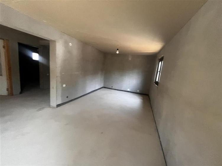 Casă individuală cu 4 camere cu Teren 300 Mp în Strejnicu