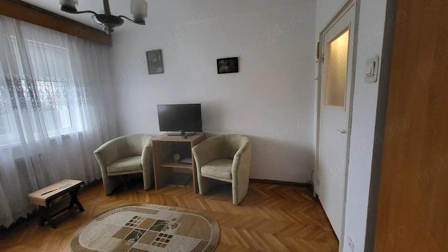 Apartament cu 3 camere decomandat în Vasile Aaron
