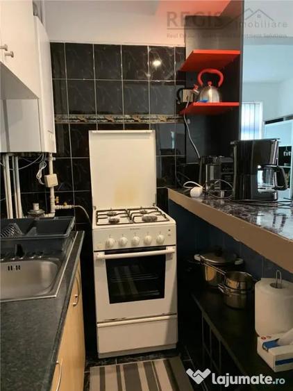 Apartament cu 2 camere semidecomandat în Centrul Istoric