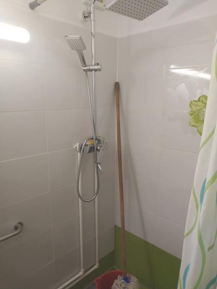 Apartament cu 3 camere semidecomandat în Alexandru cel Bun