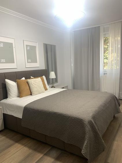 Apartament cu 3 camere semidecomandat în Ultracentral
