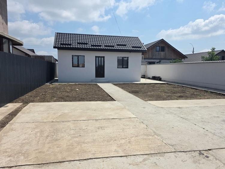 Casă cu 2 camere cu Teren 300 Mp în Cazasu