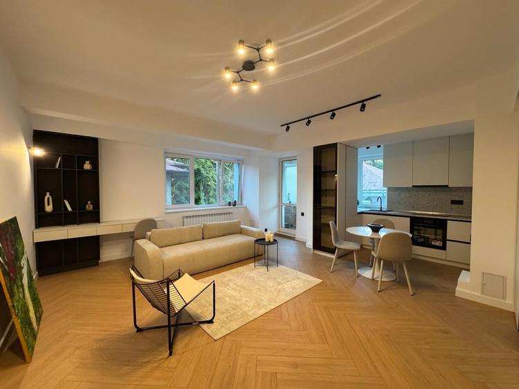 Apartament cu 2 camere semidecomandat în Cotroceni