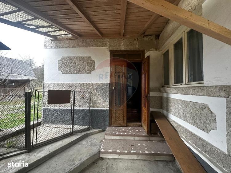 Casă cu 3 camere în Prislop