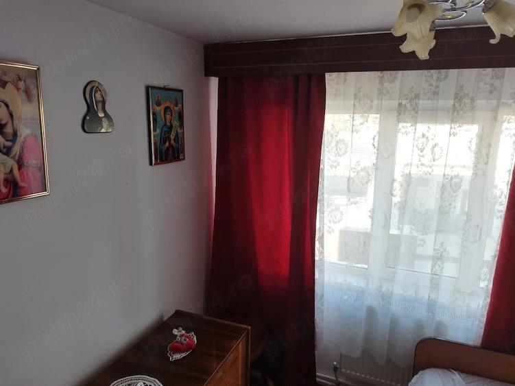 Apartament cu 3 camere semidecomandat în Ultracentral