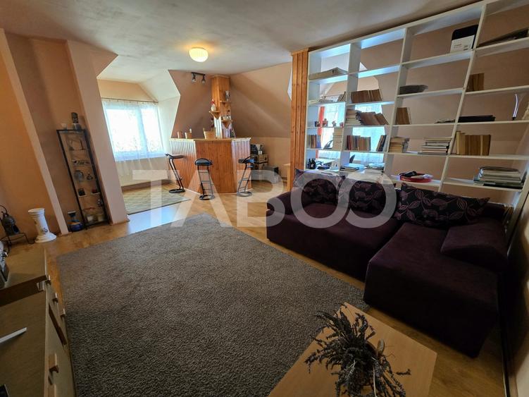 Casă individuală cu 7 camere cu Teren 432 Mp în Lupeni